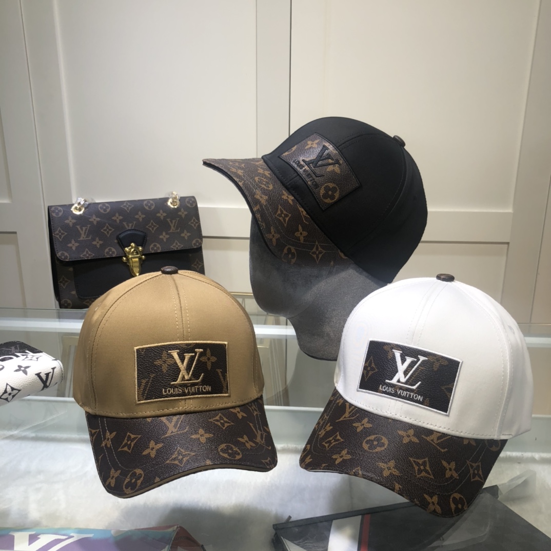 FASHIONABLE FOUR-LEAF CLOVER DOME BASEBALL CAP