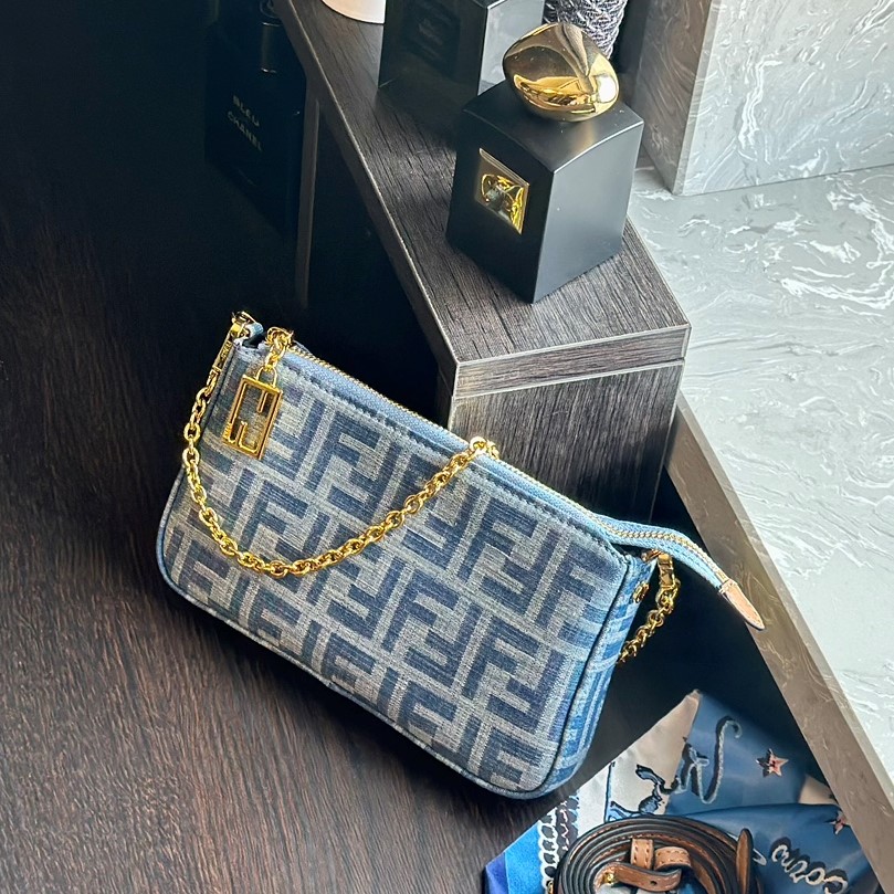Baguette Pouch
