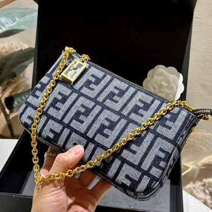 Baguette Pouch