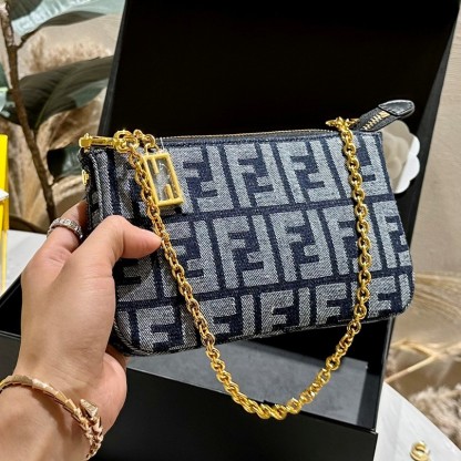 Baguette Pouch