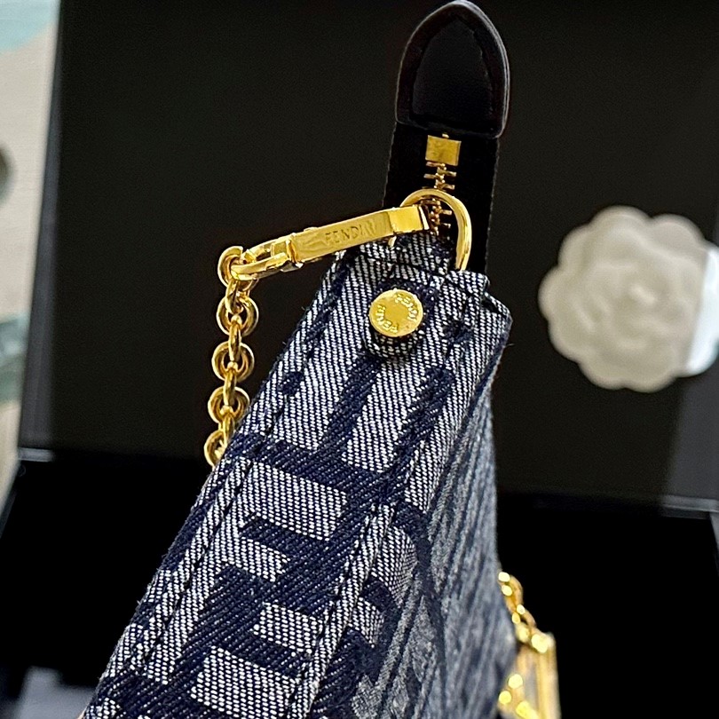 Baguette Pouch