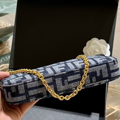 Baguette Pouch