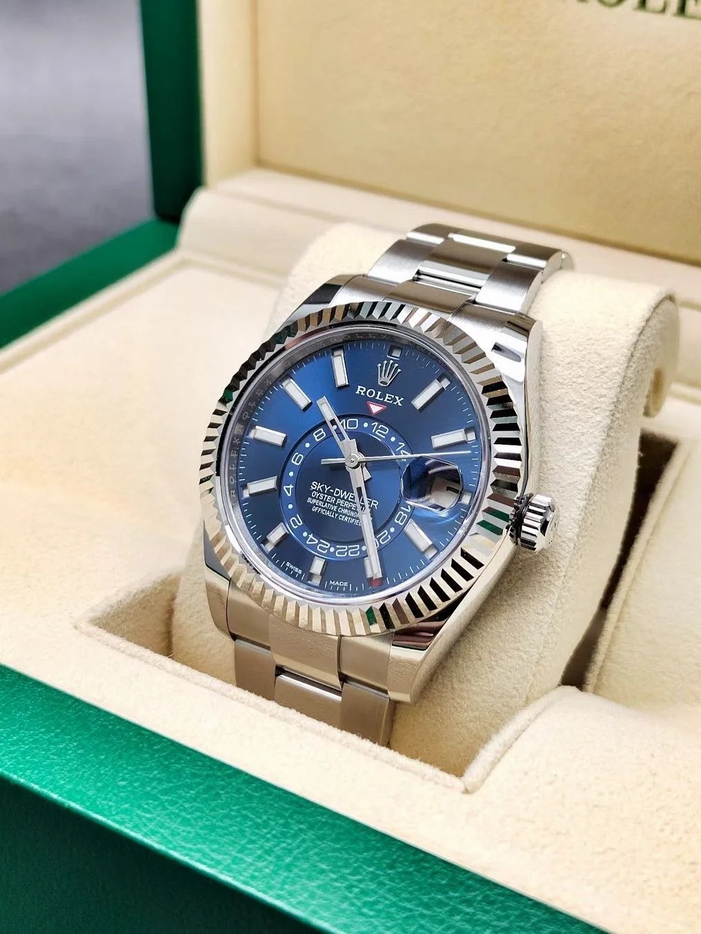 Sky-Dweller Blue Dial 42mm Luxury Men's Watch 326934-0003