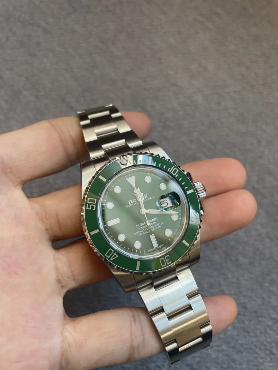 Submariner Date Hulk Oystersteel Men's Watch 116610LV-0002