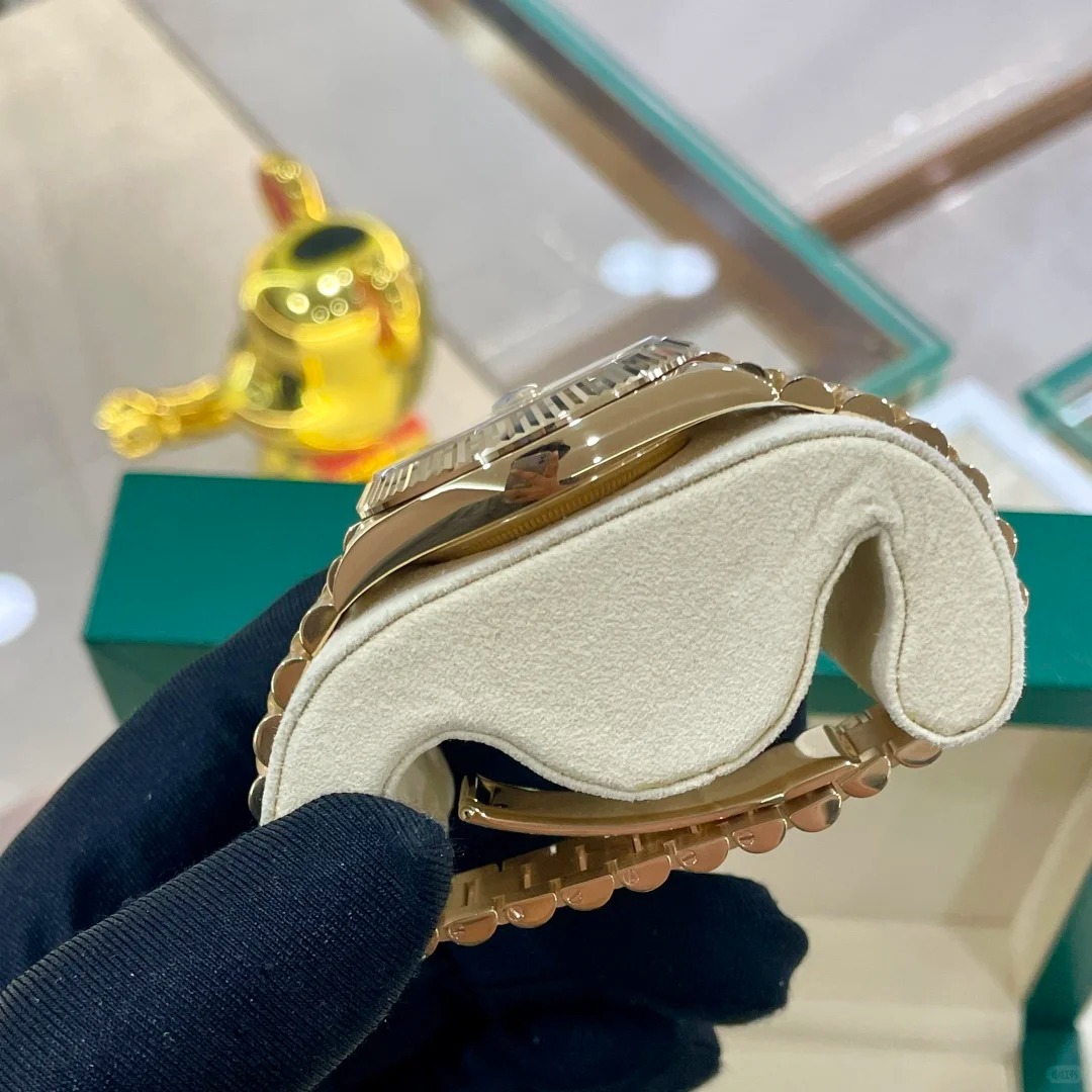 Day-Date 40 Solid 18k Yellow Gold Watch M228238-0005