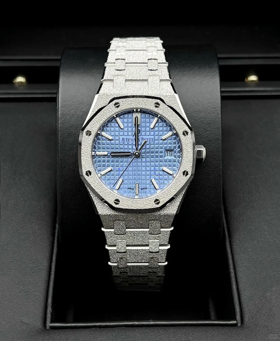 Royal Oak FROSTED GOLD SELFWINDING Ref# 77353BC.GG.1263BC.01