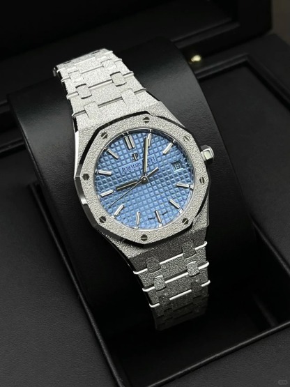 Royal Oak FROSTED GOLD SELFWINDING Ref# 77353BC.GG.1263BC.01