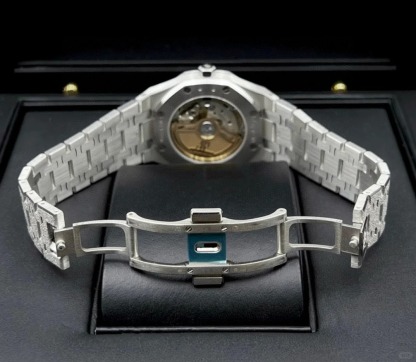 Royal Oak FROSTED GOLD SELFWINDING Ref# 77353BC.GG.1263BC.01