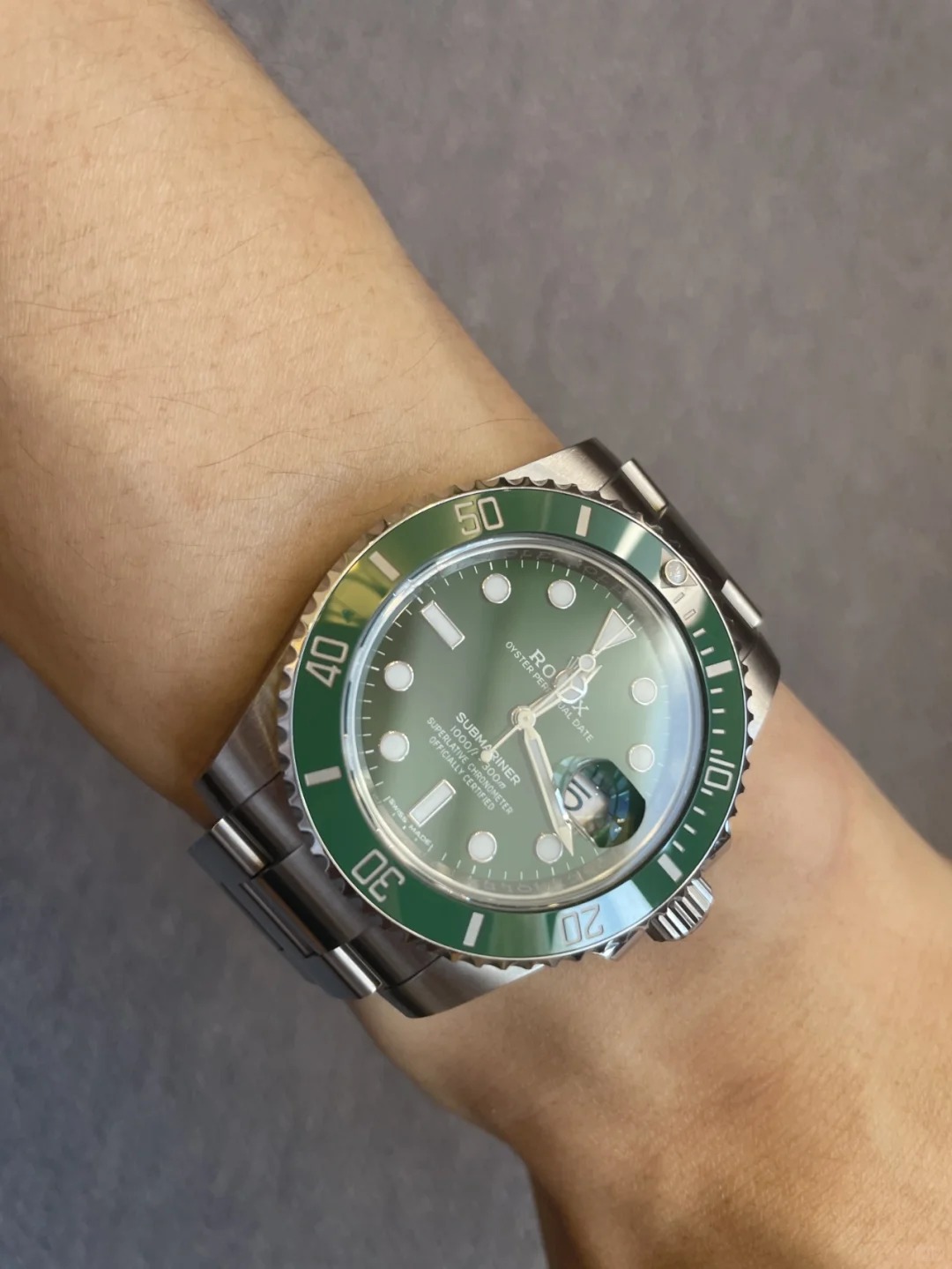 Submariner Date Hulk Oystersteel Men's Watch 116610LV-0002