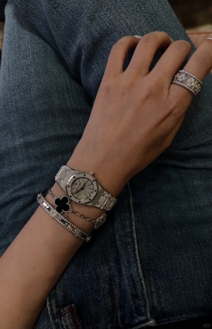 Royal Oak Mini Frosted Gold Quartz Ref. 67630BC.GG.1312BC.01-C