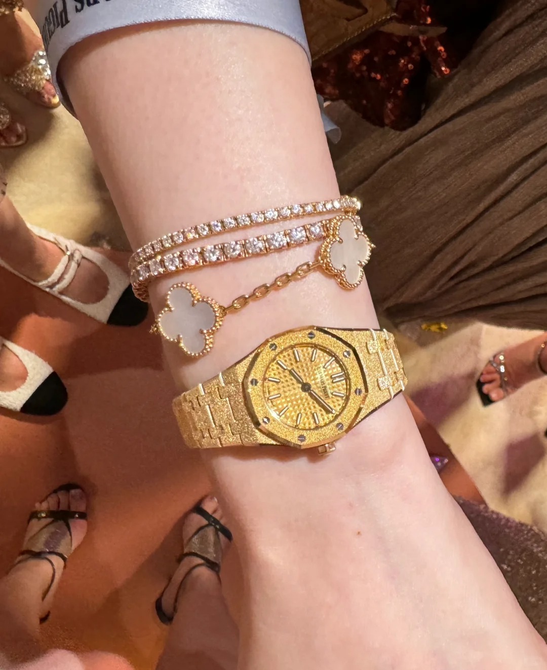 Royal Oak Mini Frosted Gold Quartz Ref. 67630BA.GG.1312BA.01-C