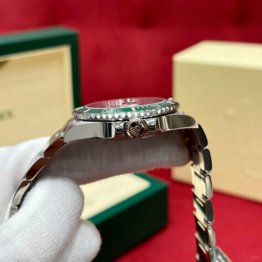 Submariner Date Starbucks Green Bezel Men's Watch 126610LV-0002