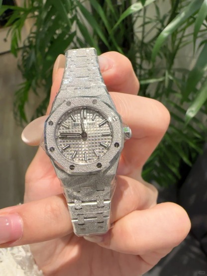 Royal Oak Mini Frosted Gold Quartz Ref. 67630BC.GG.1312BC.01-C