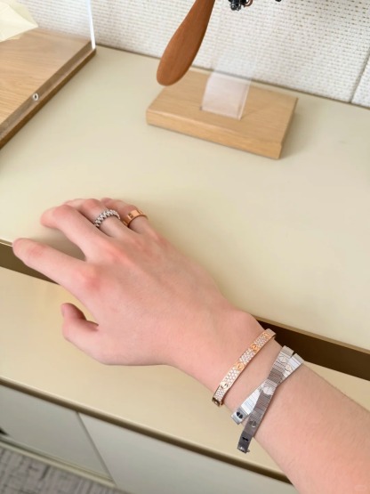 LOVE UNLIMITED BRACELET, FLEXIBLE, WHITE GOLD