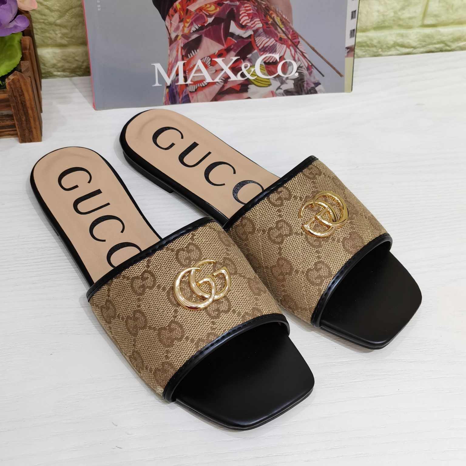 WOMEN'S SLIDE WITH DOUBLE G