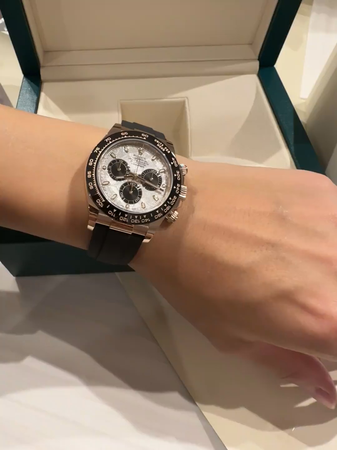 Daytona 18k Everose Gold Ceramic Bezel Meteorite Dial Oysterflex 116515LN-0055