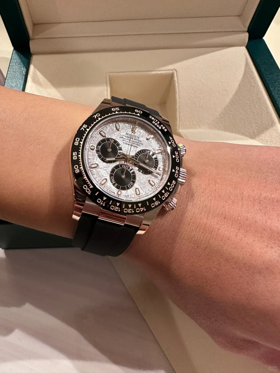 Daytona 18k Everose Gold Ceramic Bezel Meteorite Dial Oysterflex 116515LN-0055