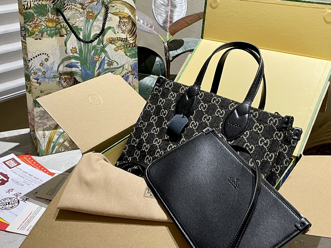 Ophidia  large tote bag