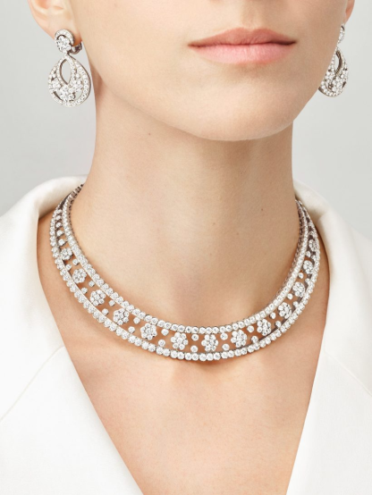 Snowflake necklace