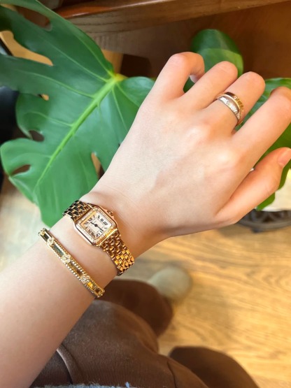 PANTHERE DE  WATCH MEDIUN MODEL