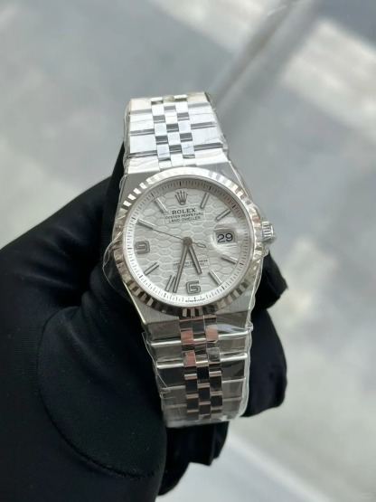 Land-Dweller 36, Oyster, 36 mm, Oystersteel and white gold  Reference 127234