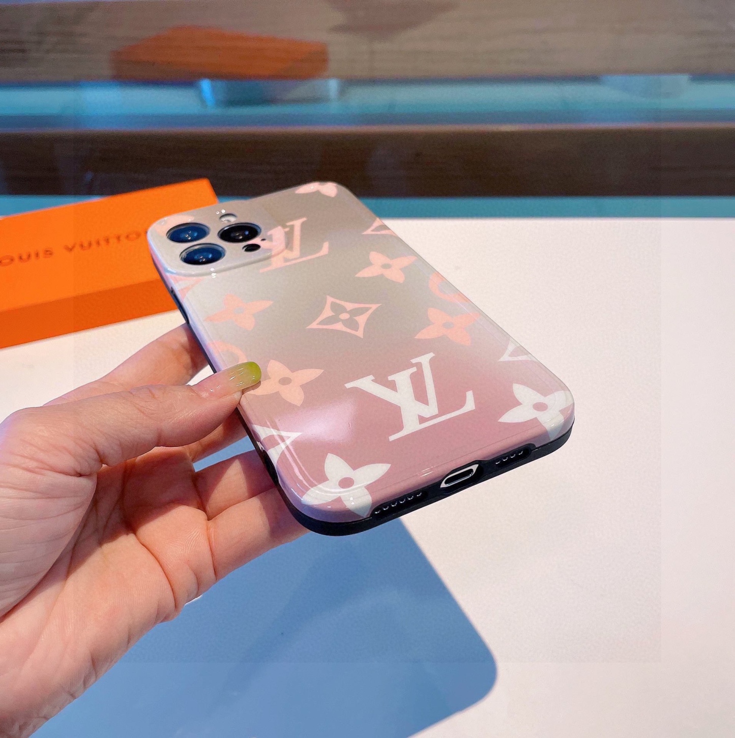 Gradient latest color matching mobile phone case