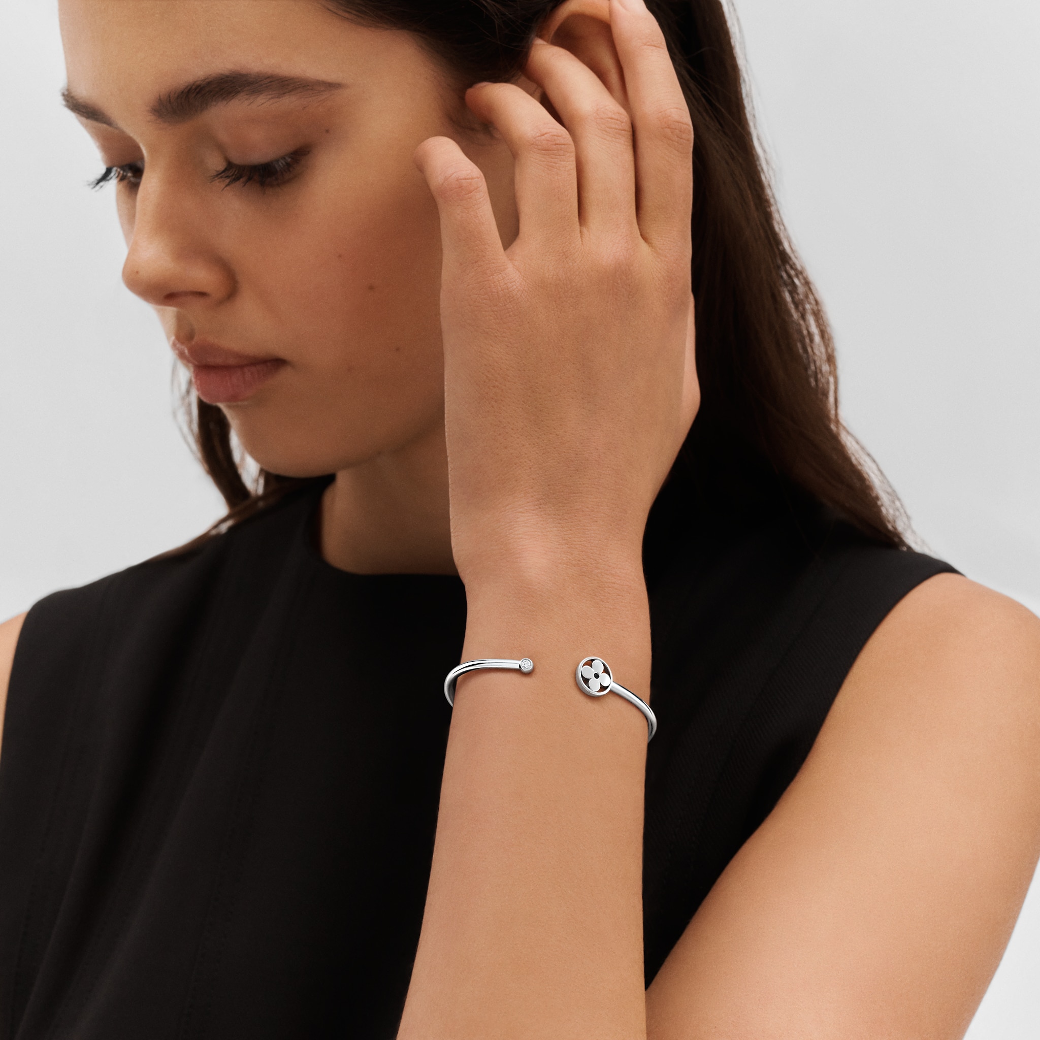 Idylle Blossom Twist Bracelet, White Gold