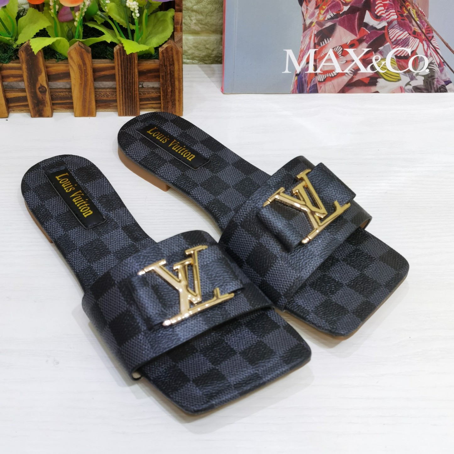 Shake Flat Mule