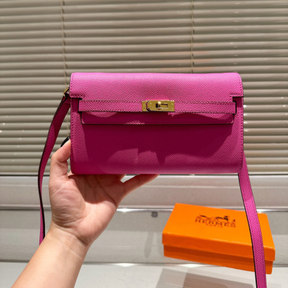 Epsom Kelly Wallet z-9