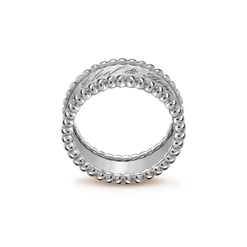 Perlee signature ring
