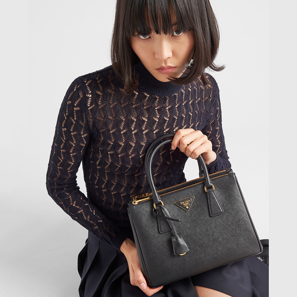 Medium  Galleria Saffiano leather bag