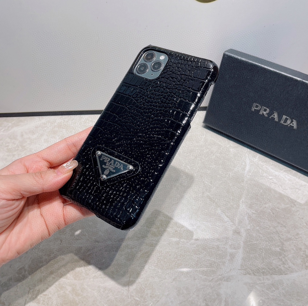 Crocodile print cell phone case