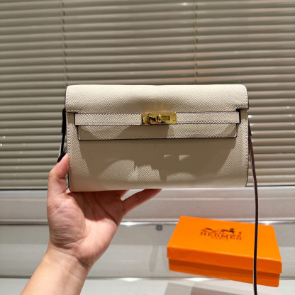 Epsom Kelly Wallet z-9