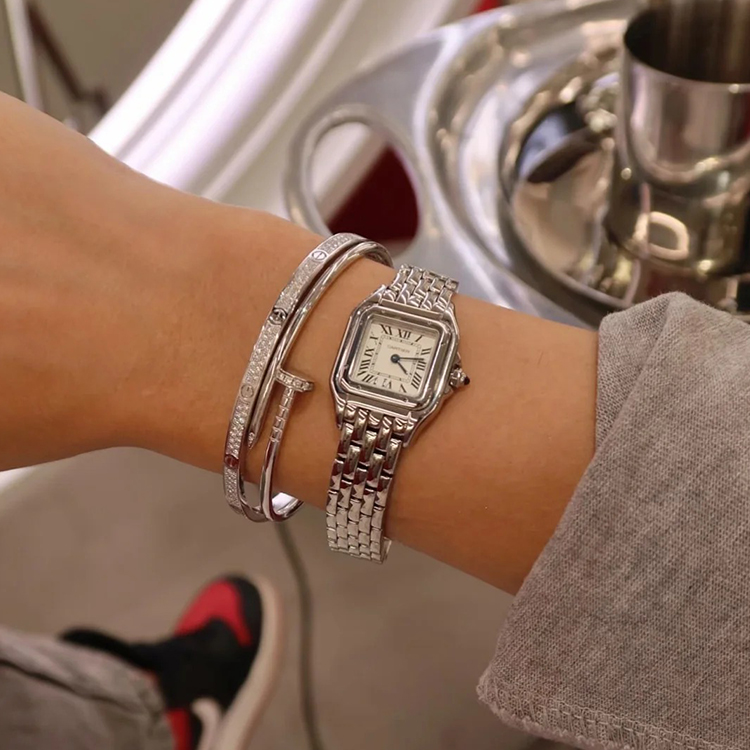 PANTHÈRE DE WATCH MEDIUM MODEL