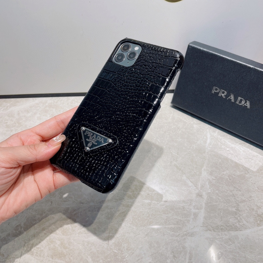 Crocodile print cell phone case