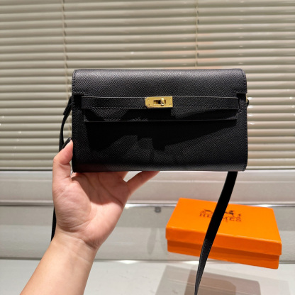 Epsom Kelly Wallet z-9