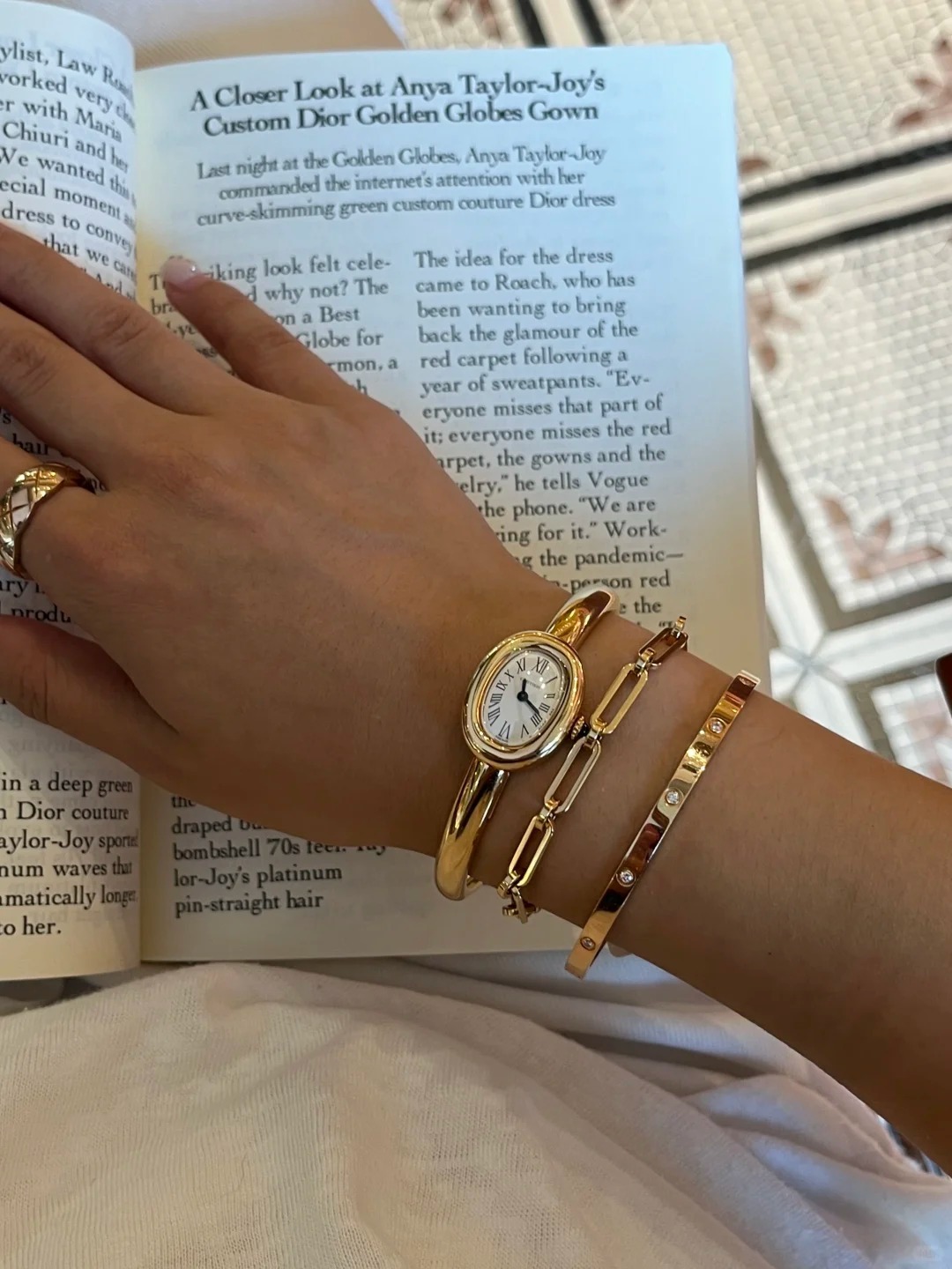 BAIGNOIRE WATCH, Small Model, Yellow Gold, Size 15 - 17