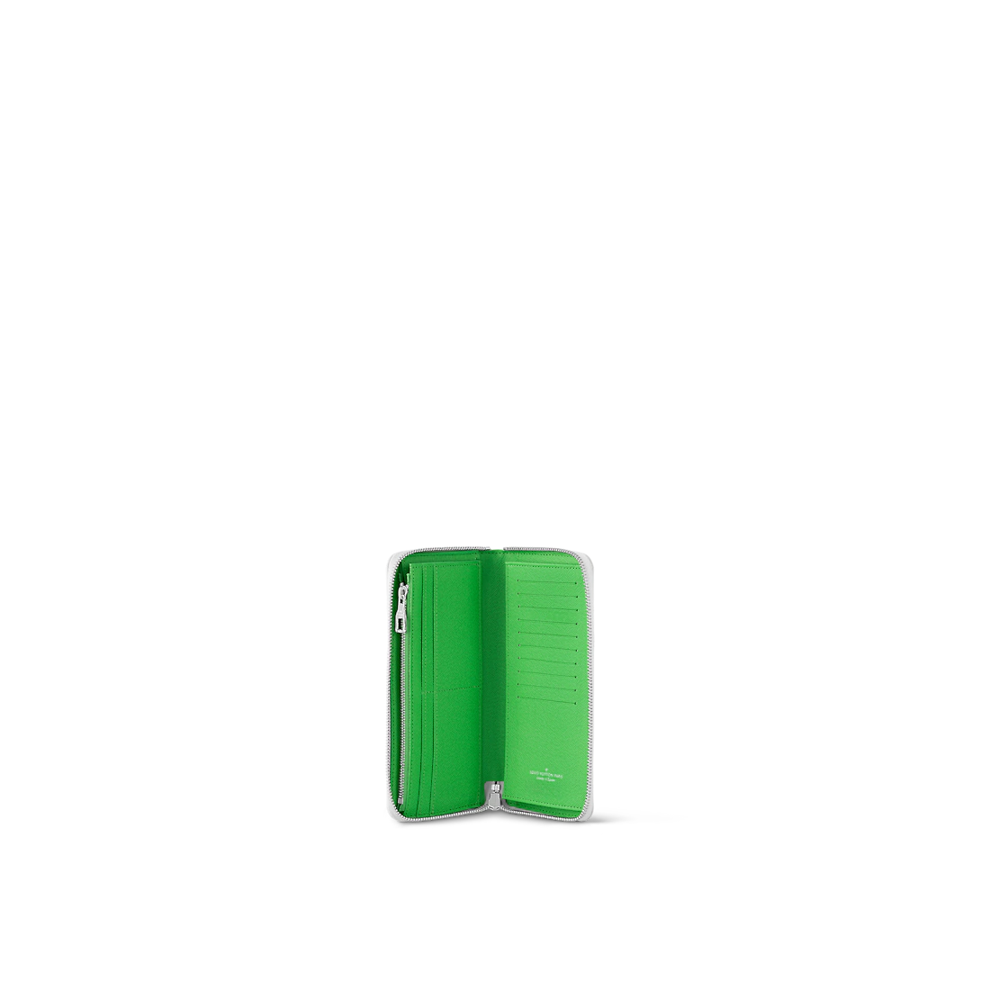 Zippy Vertical Wallet M82590