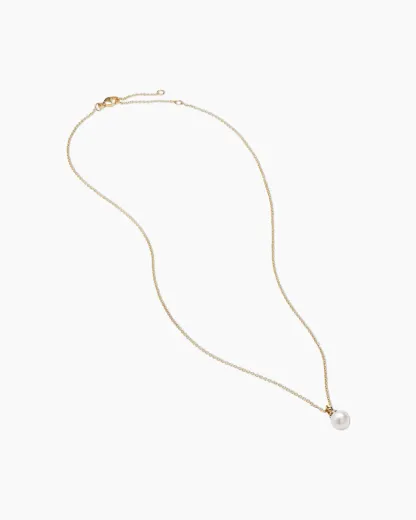 Petite Solari Pendant Necklace 18K White Gold with Pearl and Diamonds, 11.5mm