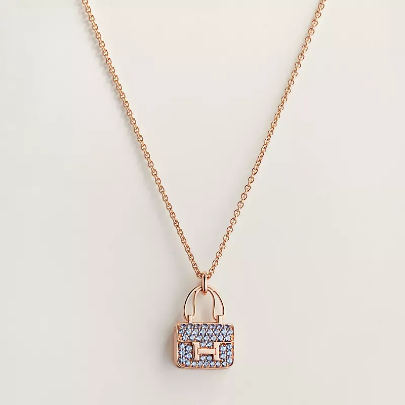 Amulettes Constance pendant