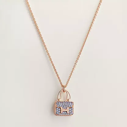 Amulettes Constance pendant