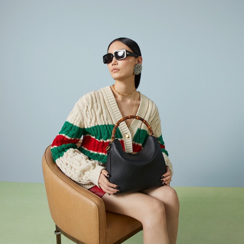 DIANA MEDIUM SHOULDER BAG