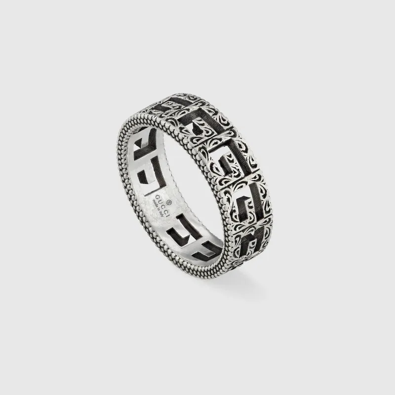 SILVER RING WITH SQUARE G
