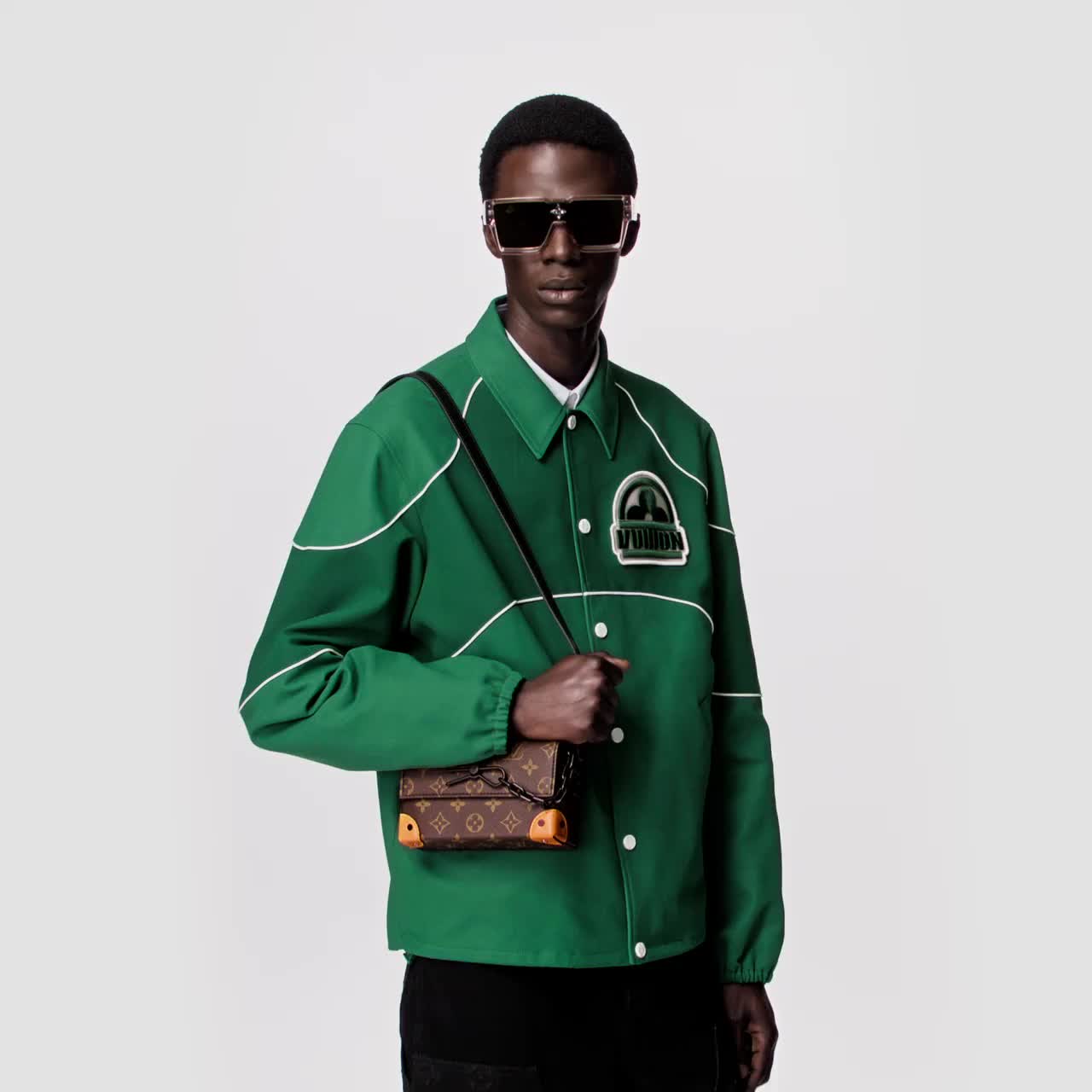 Steamer Wearable Wallet M82534