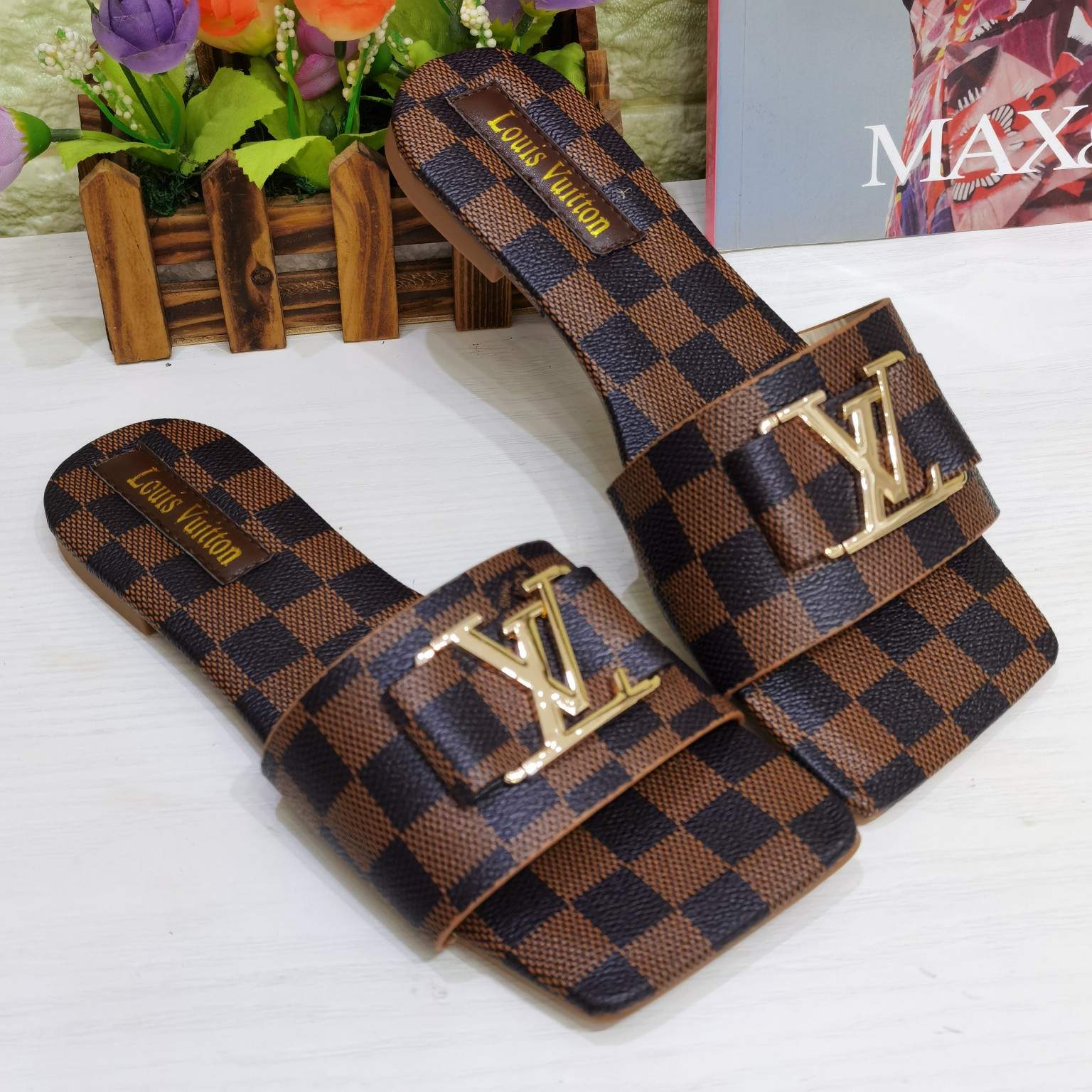 Shake Flat Mule