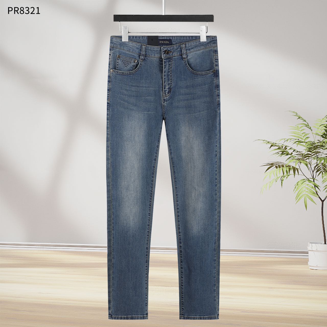 アルマーニ 春夏新作 ビジネスジーンズ  サイズ29-42(NZK)