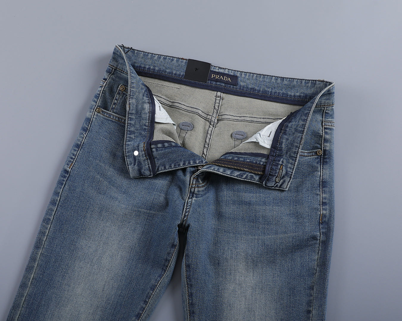 アルマーニ 春夏新作 ビジネスジーンズ  サイズ29-42(NZK)