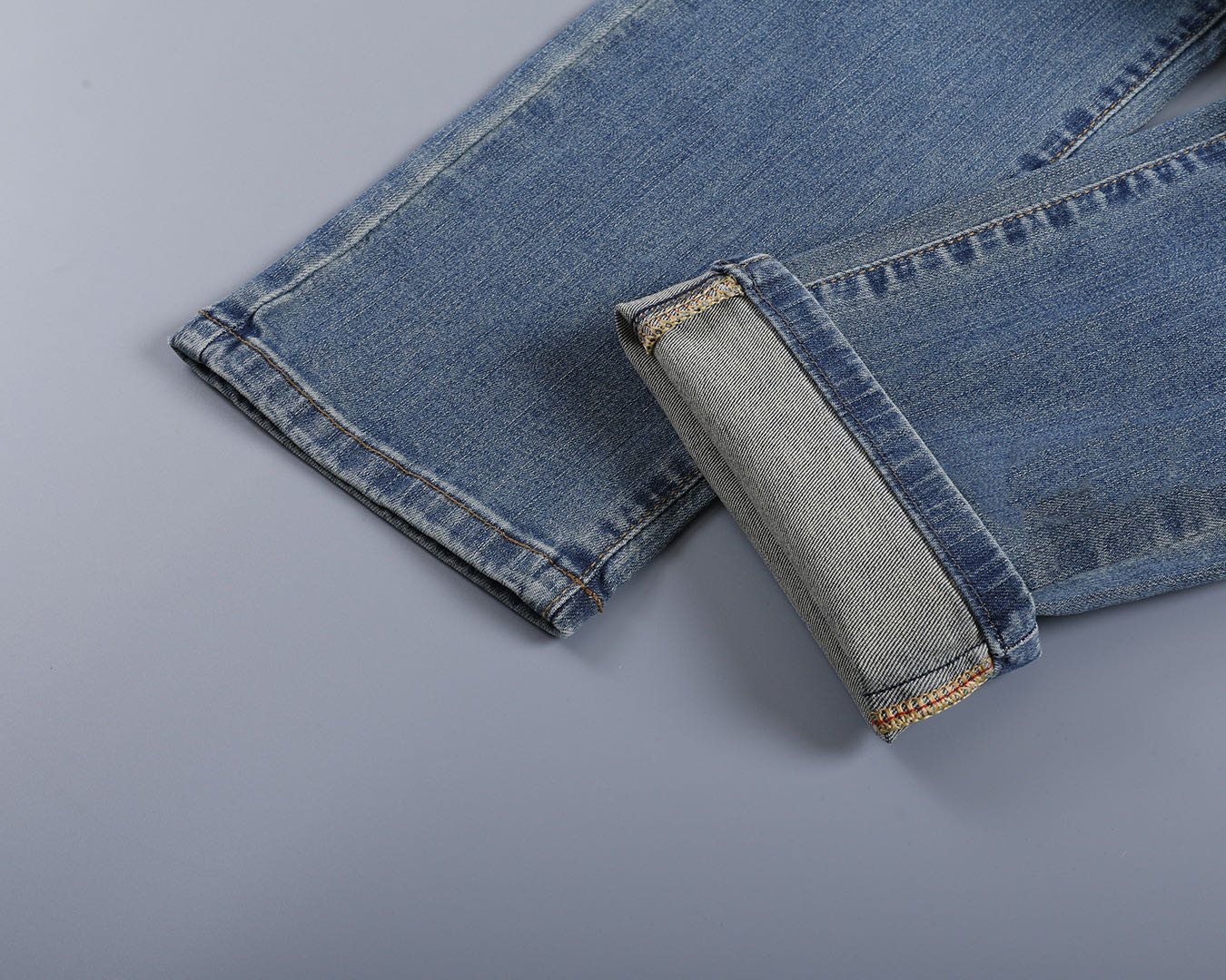 アルマーニ 春夏新作 ビジネスジーンズ  サイズ29-42(NZK)