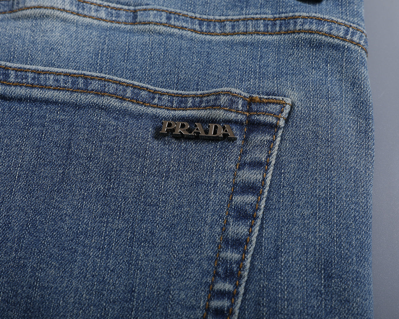 アルマーニ 春夏新作 ビジネスジーンズ  サイズ29-42(NZK)