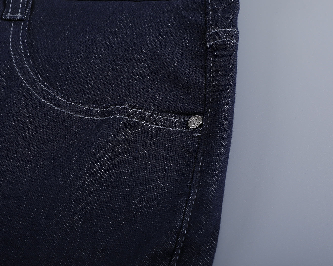 アルマーニ 春夏新作 ビジネスジーンズ